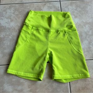 WILO bright yellow ribbed shorts size medium